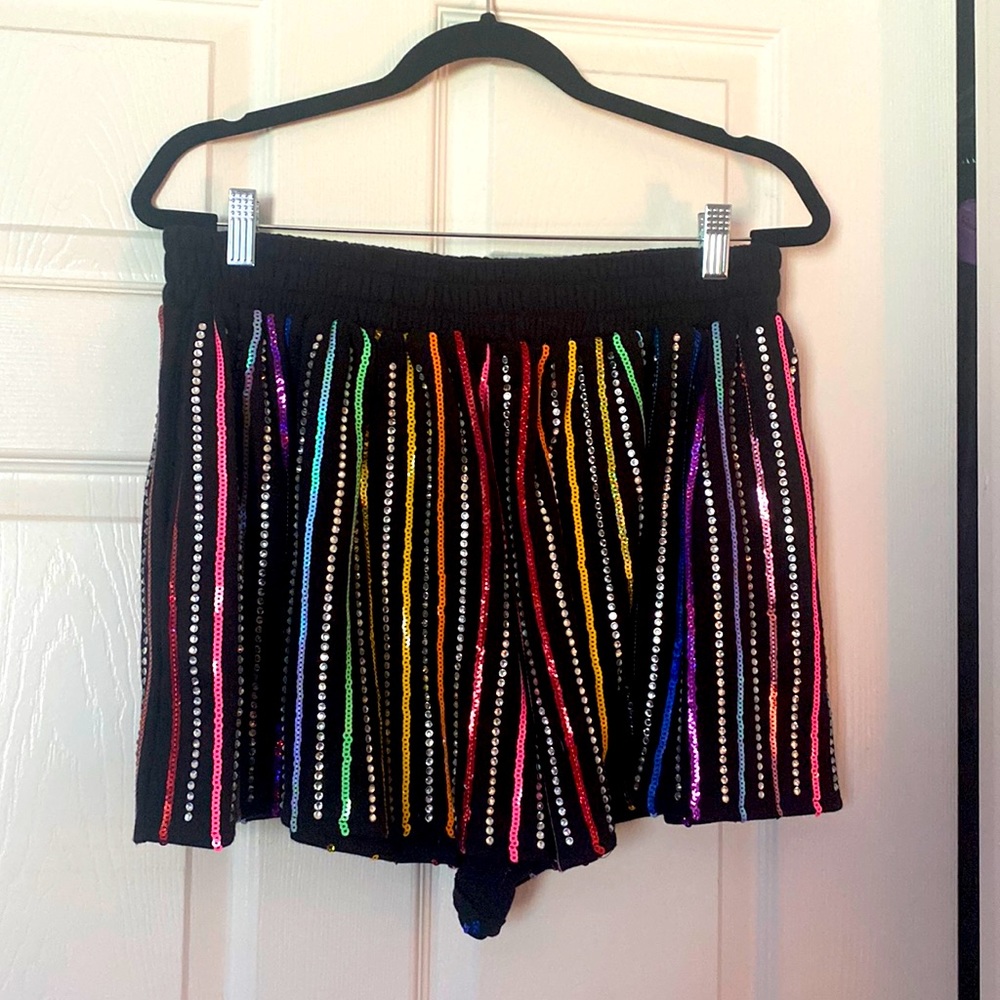 Fun sparkly set! Never worn. Size L